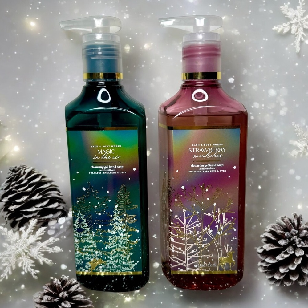 Bath and Body Works Magic in the Air & Strawberry Snowflakes Hand Soap NWT